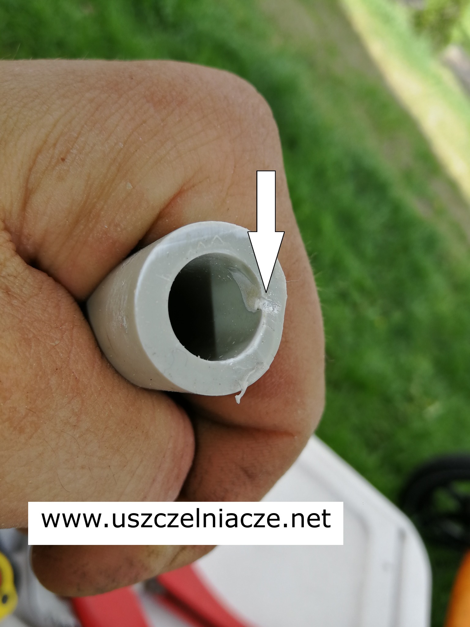 02-uszczelniacz-multiseal-krystalizacja-w-miejscu-wycieku-rury
