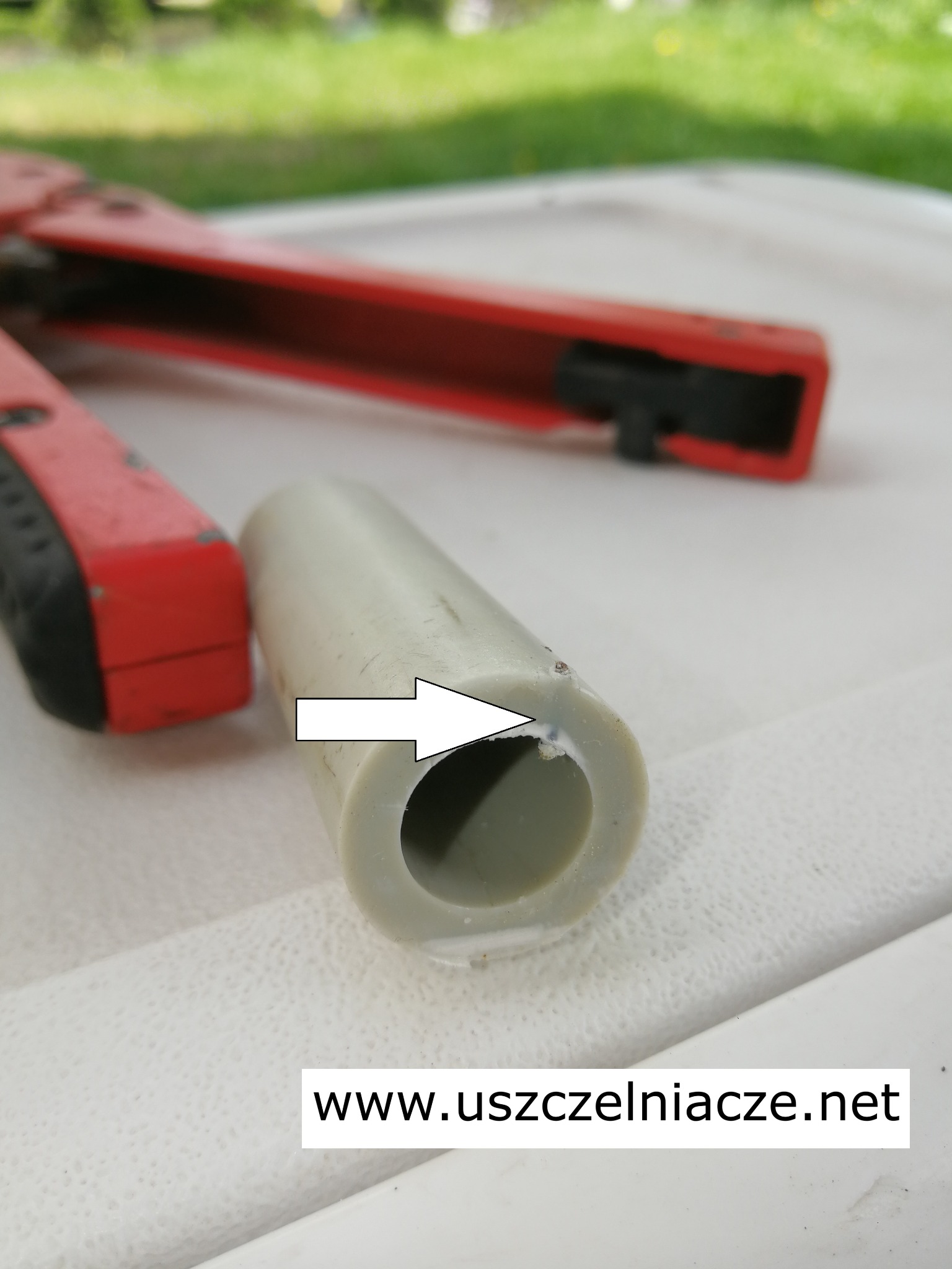 03-fibry-krzemionkowe-multiseal-korek-uszczelniajacy-w-rurze
